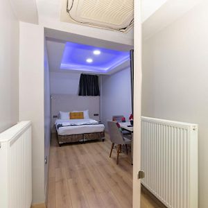 Camera economica con letto king size